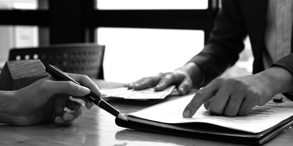 Derecho Inmobiliario / Abogados Inmobiliarios Parla · Resolución de Disputas / Conflictos entre Arrendadores e Inquilinos